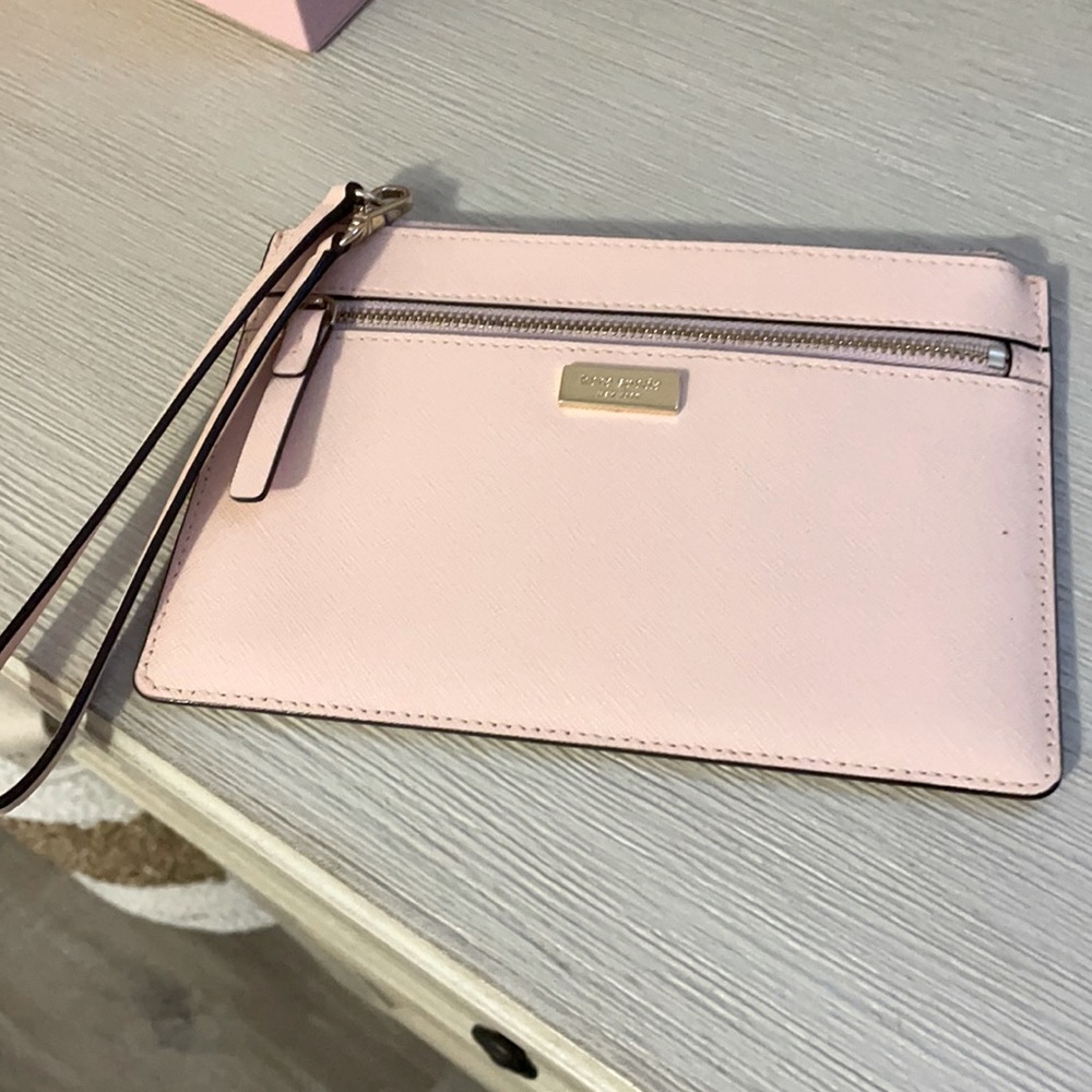 •light double zip clutch•